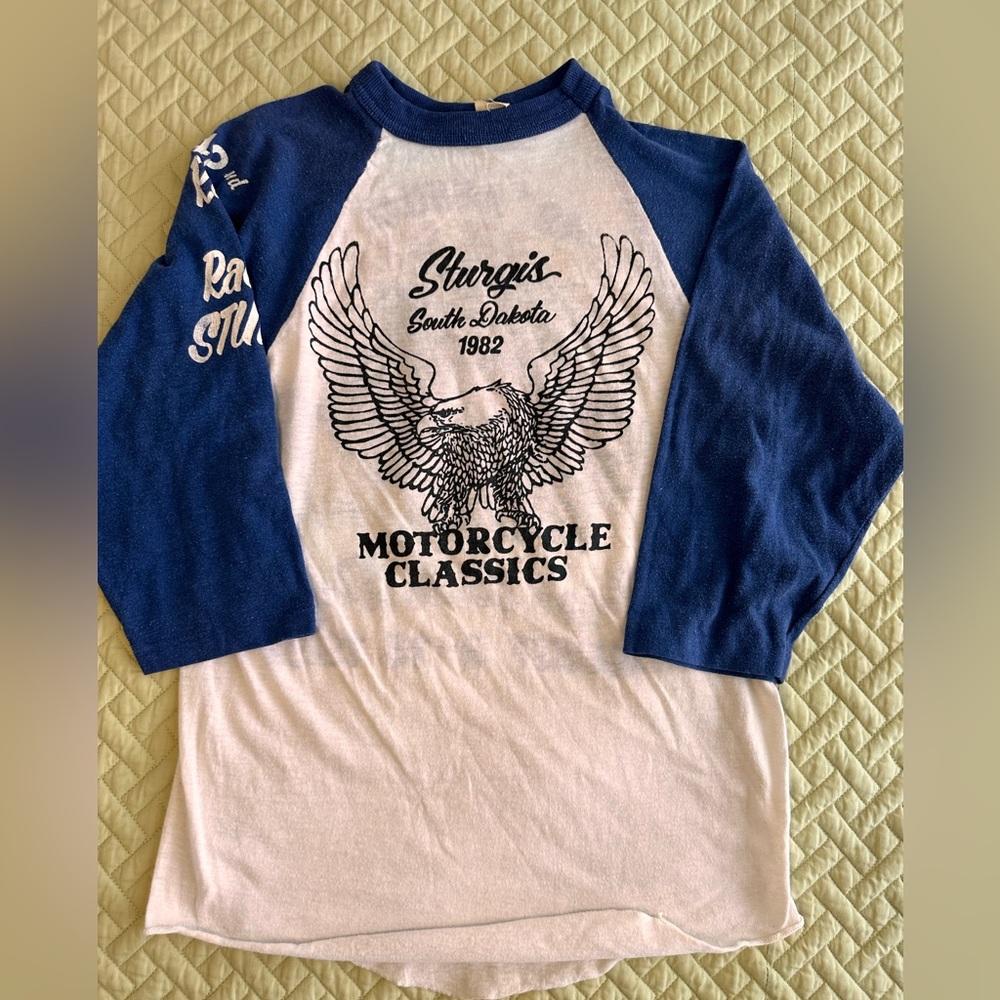 Vintage Sturgis 1982 Motorcyle Rally Race Baseball T-shirt. Size Medium.